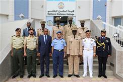 رئيس هيئة أركان الدفاع السنغالية يزور كلية الدفاع الوطني