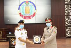 وفد أكاديمية ناصر العسكرية العليا يزور كلية الدفاع الوطني