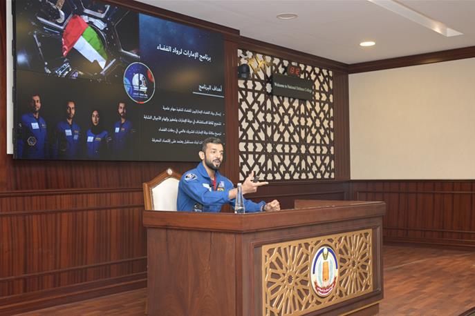 كلية الدفاع الوطني تستقبل معالي الدكتور سلطان سيف النيادي وزير دولة لشؤون الشباب
